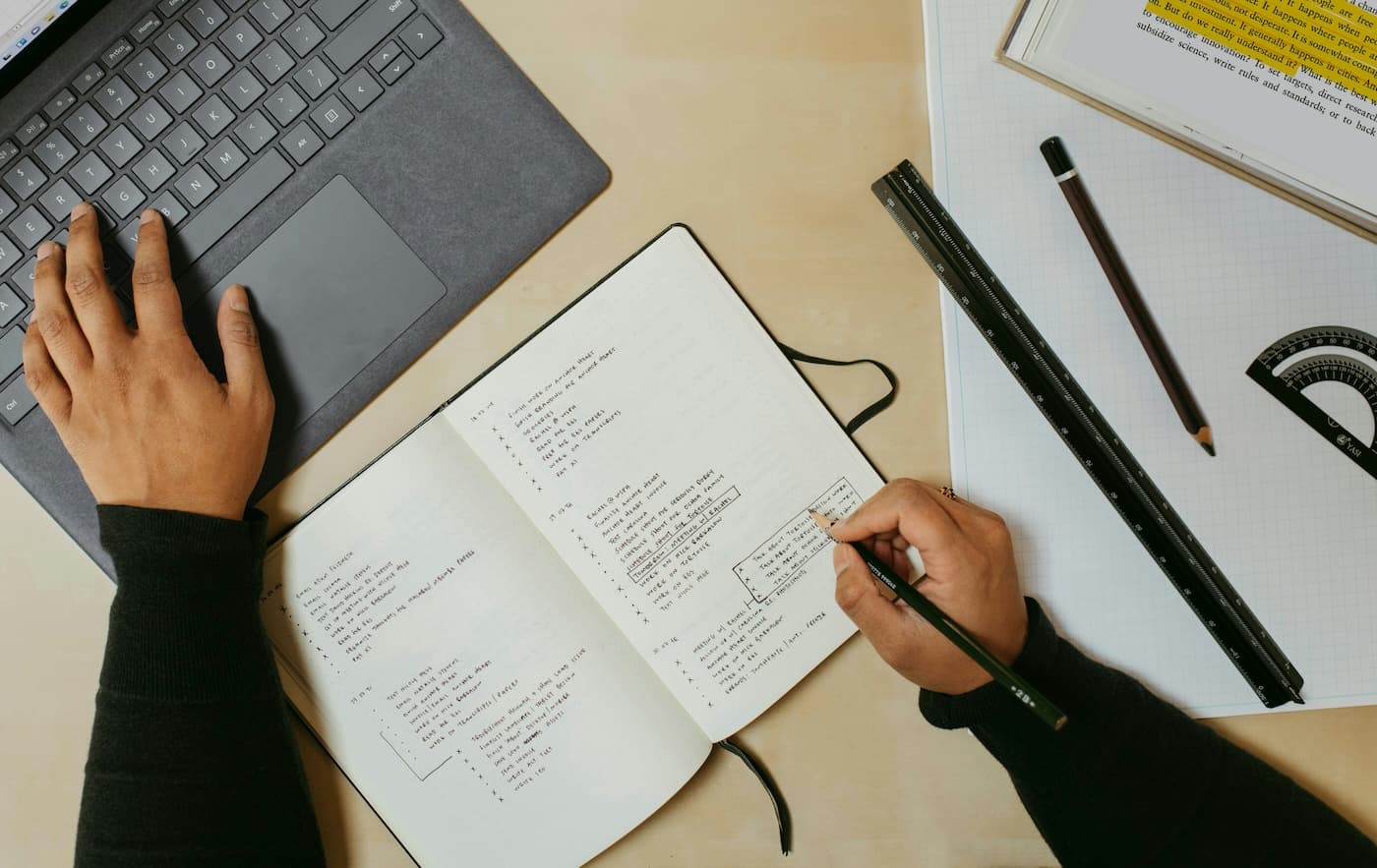 Learn how to take notes effectively to enhance your study sessions